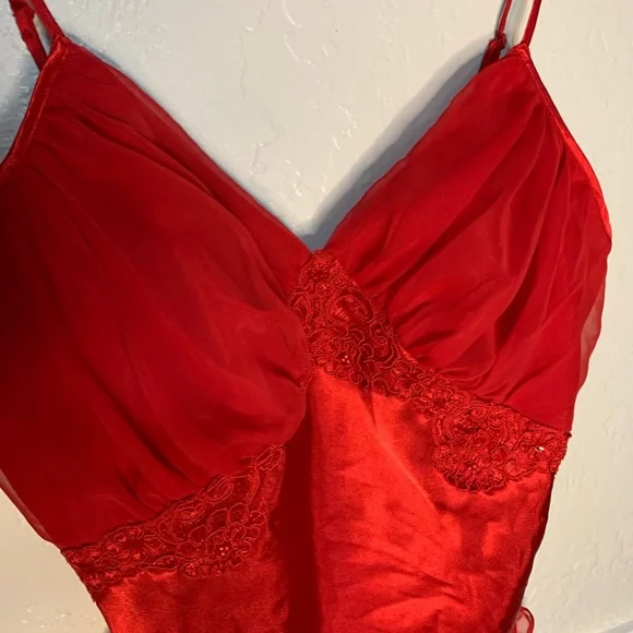 Vintage Victoria Secret Gold Label Red Lingerie - Picture 2 of 4